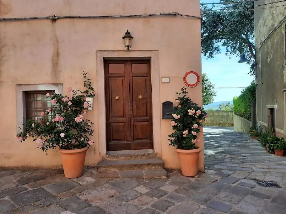 Apartment Near The Sea Flat With Terrace In Lovely Village Montiano